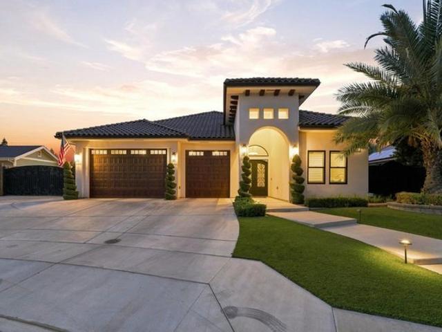 House for sale in Kingsburg, California