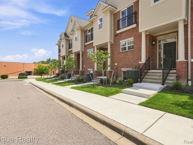 Townhouse for sale in Novi, Michigan