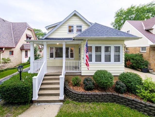 House for sale in Wauwatosa, Wisconsin