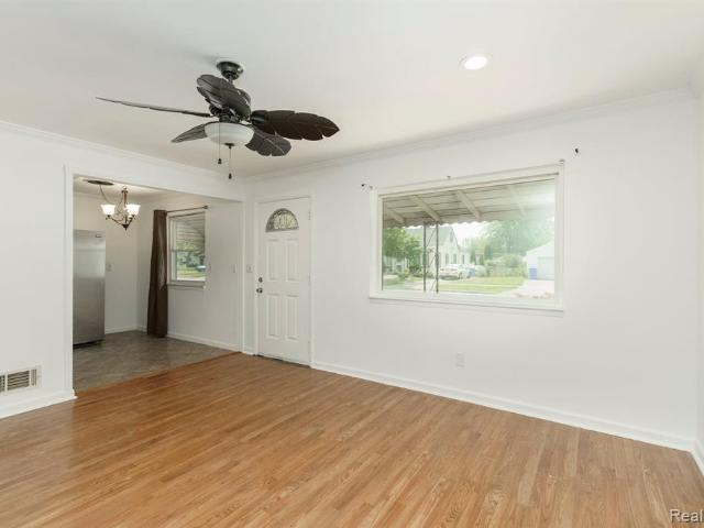 House for sale in Dearborn Heights