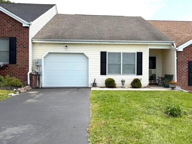 Townhouse for sale in Chambersburg, Pennsylvania