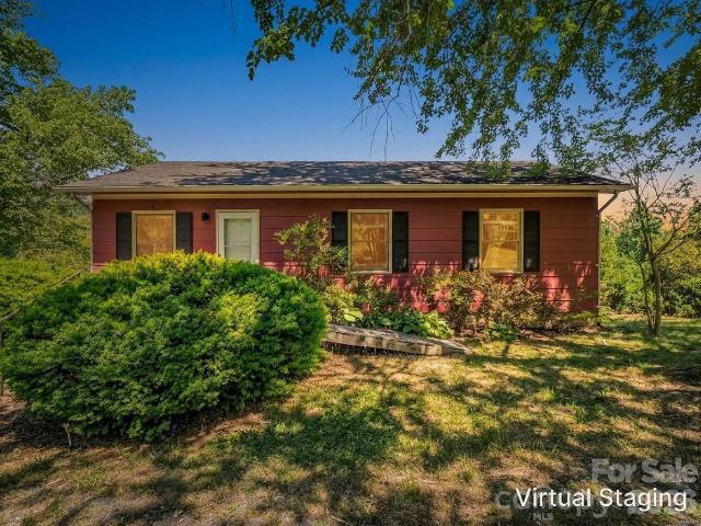House for sale in Saluda, North Carolina