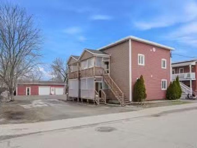 House for sale in Memphrémagog, Quebec