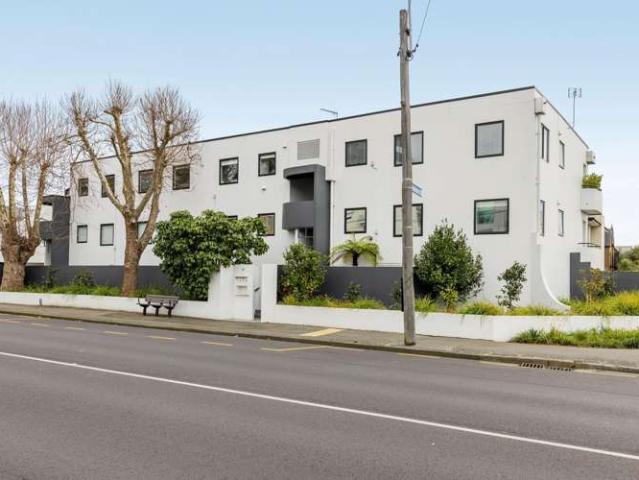 Apartment for sale in Merivale, Canterbury