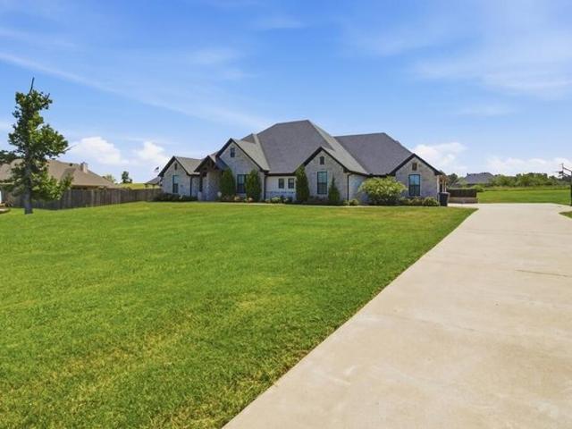 House for sale in Tatum, Texas