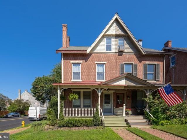 Townhouse for sale in Chester, Pennsylvania