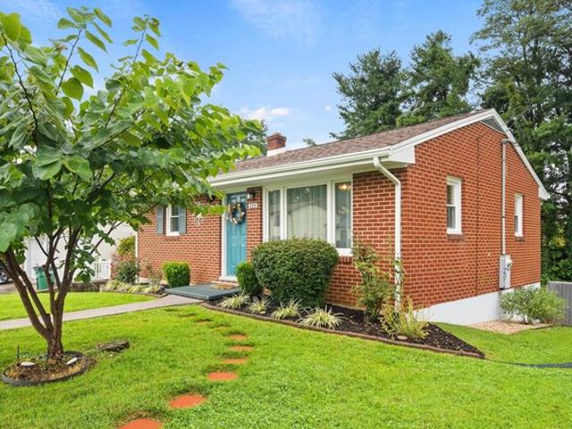 House for sale in Old Farm Village, Christiansburg