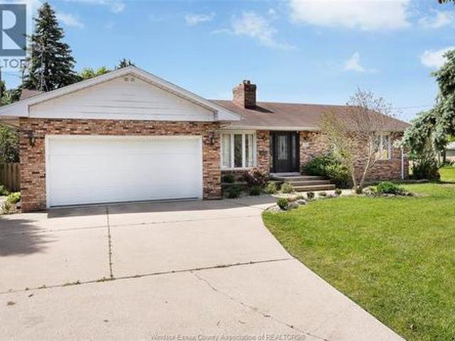 House for sale in Amherstburg, Ontario