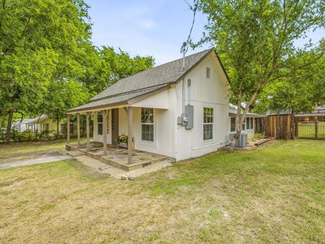 House for sale in Bluff Dale, Texas