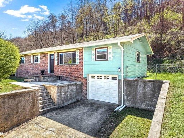 House for sale in Bryson City, North Carolina