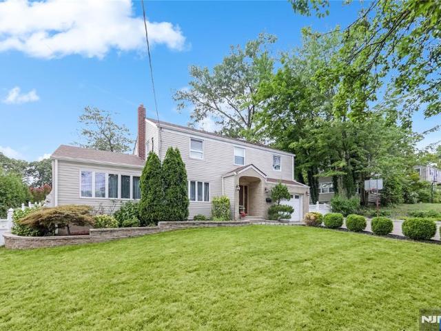 House for sale in River Edge, New Jersey