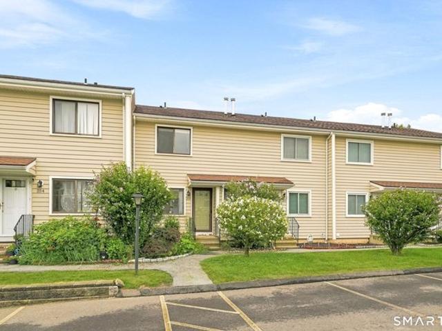 Townhouse for sale in Branford, Connecticut