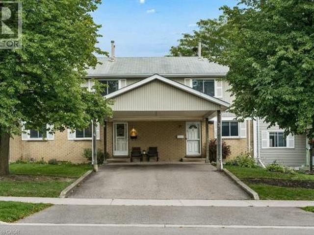 Townhouse for sale in Lakeshore Village, Waterloo