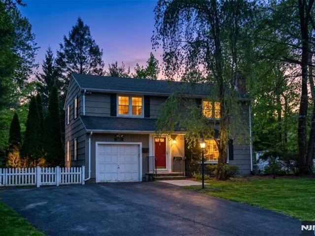 House for sale in Allendale, New Jersey