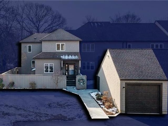 Townhouse for sale in North Kingstown, Rhode Island