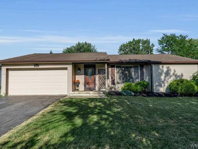 House for sale in Bowmansville, New York