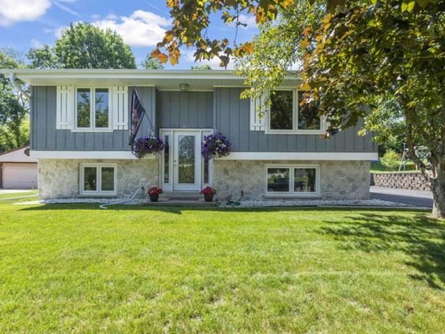 House for sale in Hartland, Wisconsin