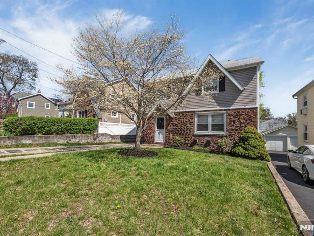 House for sale in Wood Ridge, New Jersey