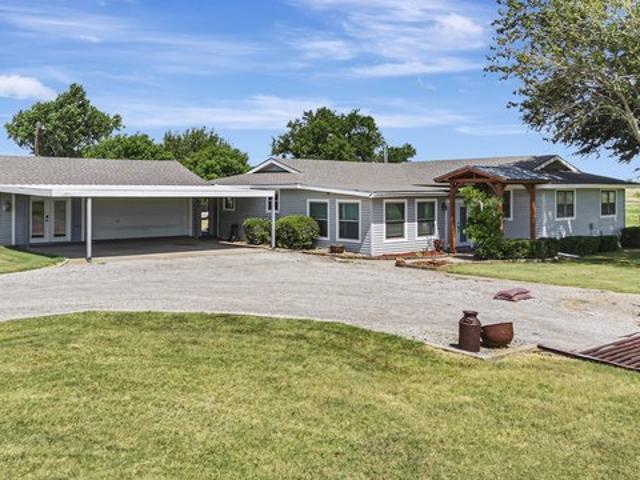 House for sale in Valley View, Texas