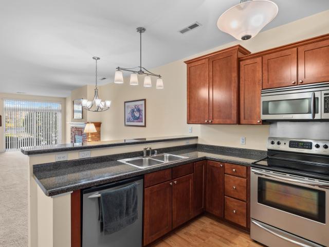 Condo for sale in Colonial Woods, Oak Creek