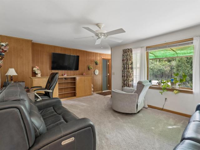 House for sale in Town of Nekimi, Winnebago County