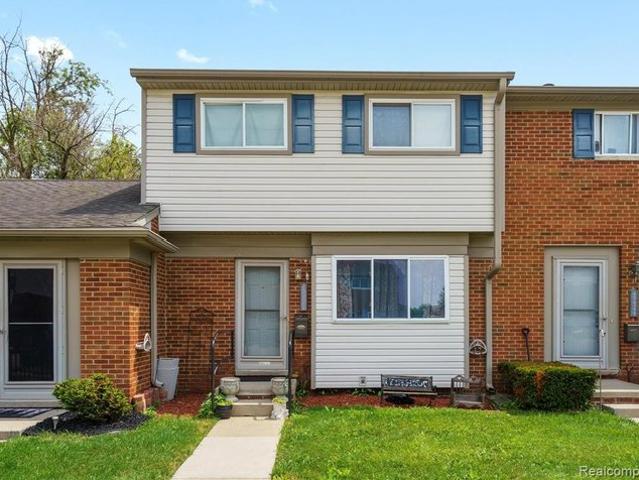 Townhouse for sale in Roseville, Michigan