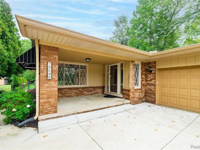 House for sale in Grosse Ile, Michigan