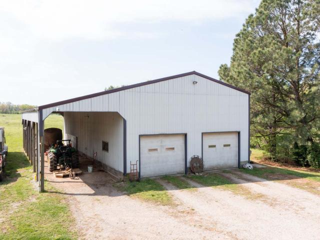 House for sale in Iuka, Illinois