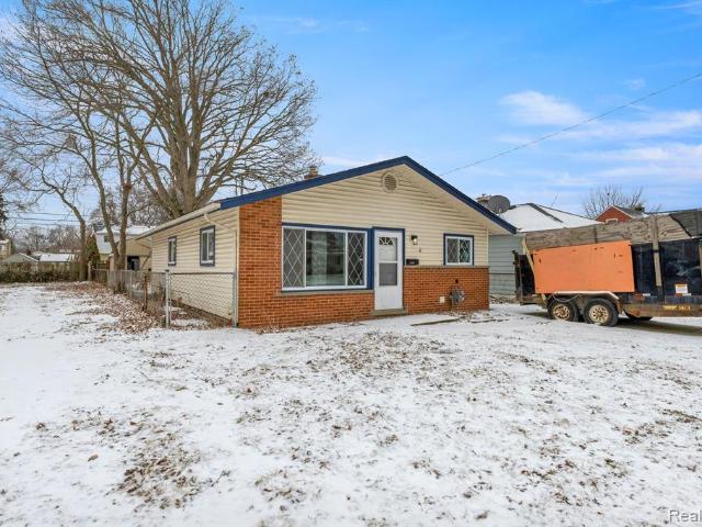 House for sale in Dearborn Heights