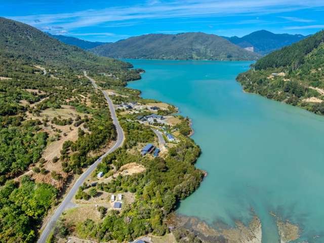 Property for sale in Marlborough