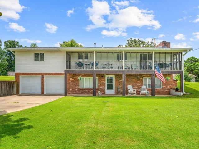 House for sale in Barry, Missouri