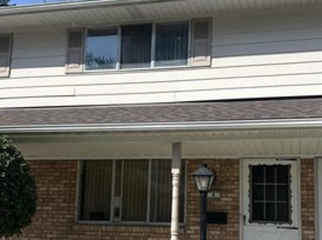 Townhouse for sale in Harrison Township, Michigan