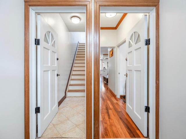 Townhouse for sale in Astoria
