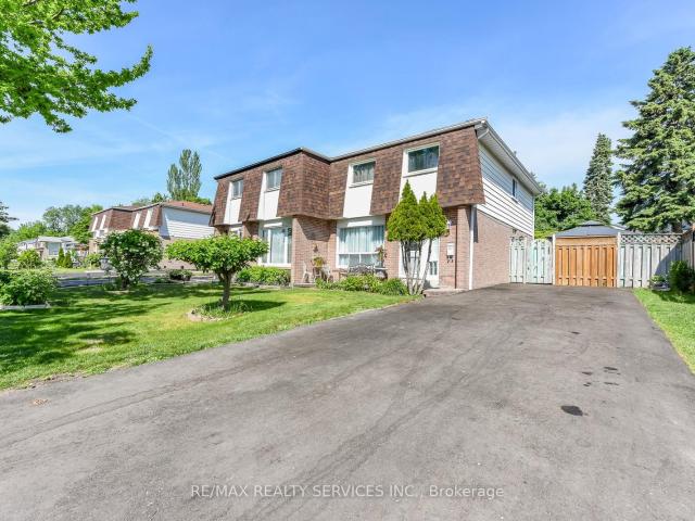 Townhouse for sale in Woburn, Ontario
