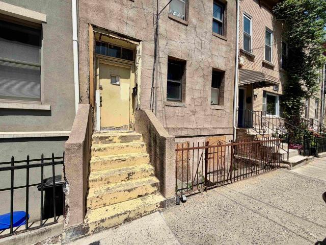 House for sale in Hudson, New Jersey