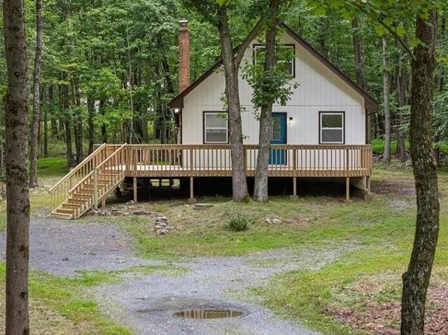 House for sale in Gilbert, Pennsylvania