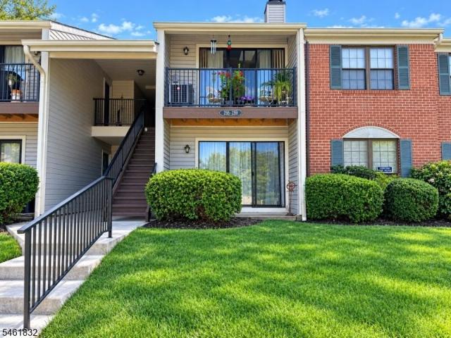 Townhouse for rent in Liberty Corner, New Jersey