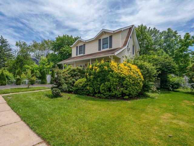 House for sale in Teaneck, New Jersey