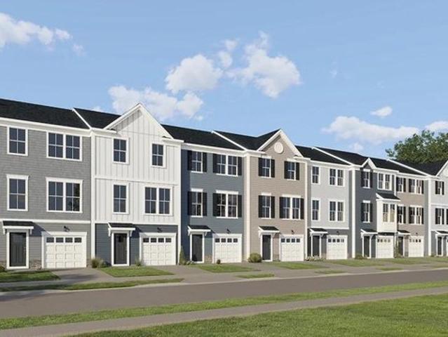 Townhouse for sale in Falling Waters, West Virginia