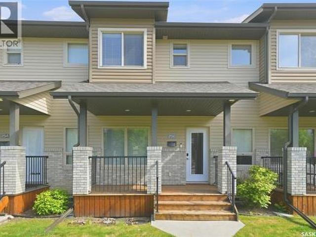 Townhouse for sale in Saskatoon, Saskatchewan