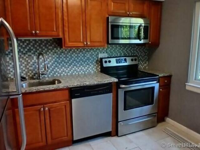 Townhouse for rent in Branford