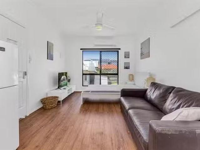 House for rent in Wollongong West, New South Wales
