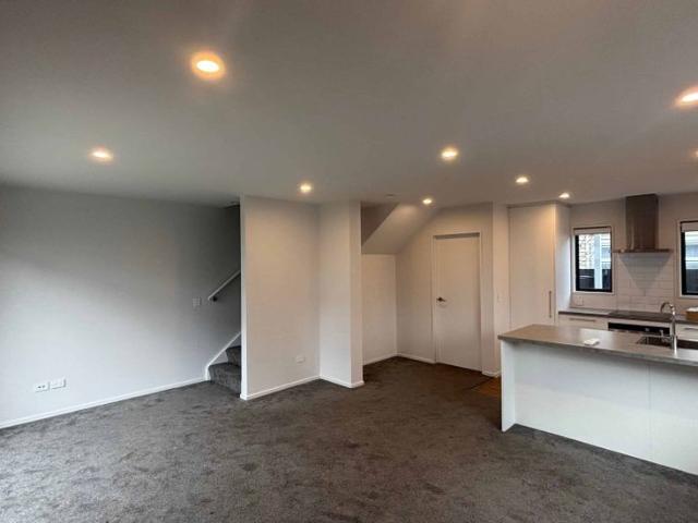 Townhouse for rent in Heathcote, Canterbury