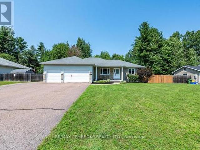 House for sale in Renfrew, Ontario