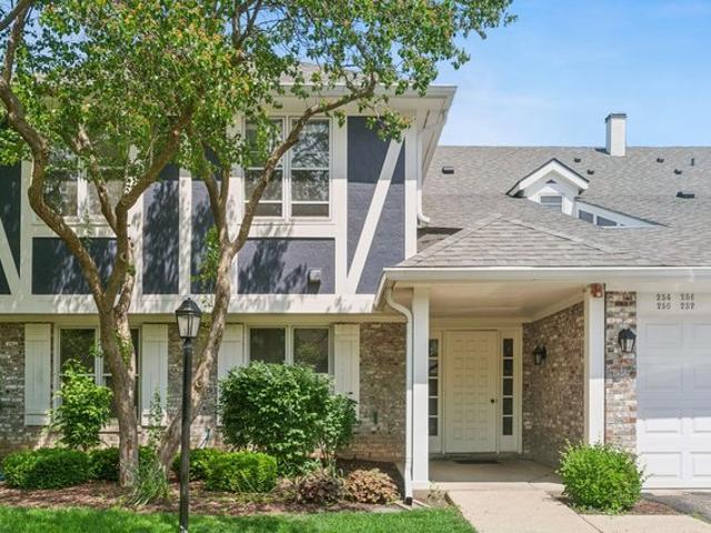 Condo for sale in Vernon Hills, Illinois