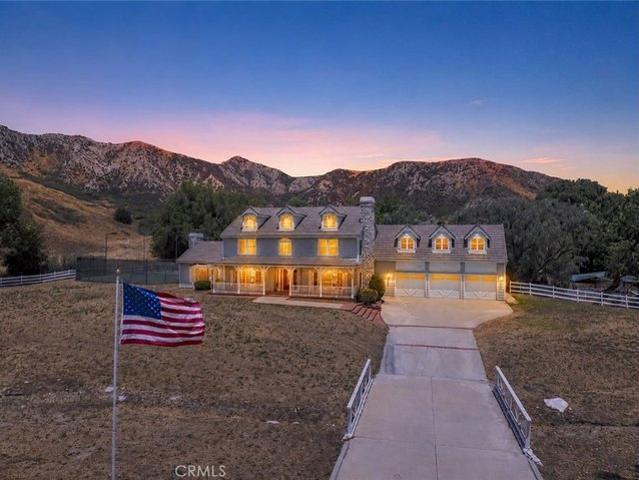 House for sale in Canyon Country, California