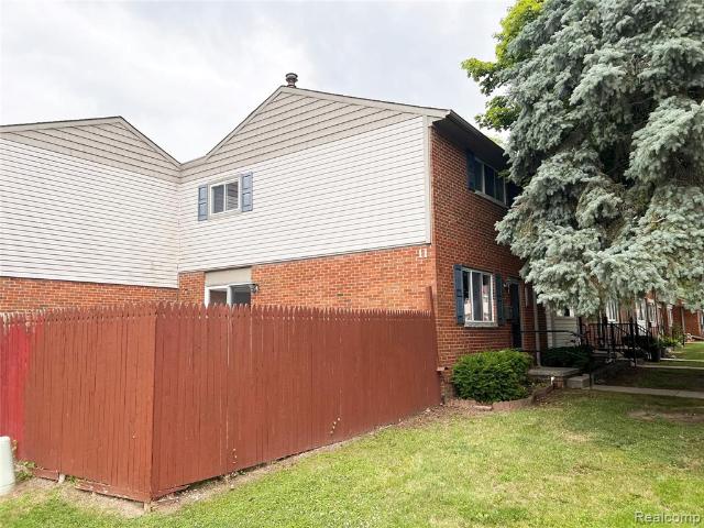 Condo for sale in Roseville, Michigan