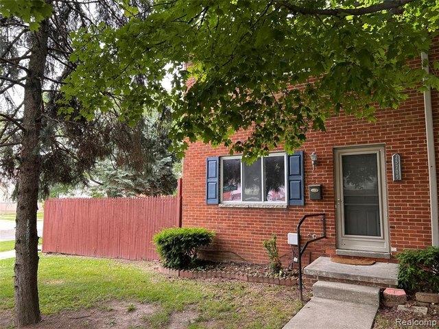 Townhouse for sale in Roseville, Michigan