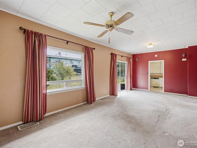 House for sale in Black Diamond, Washington
