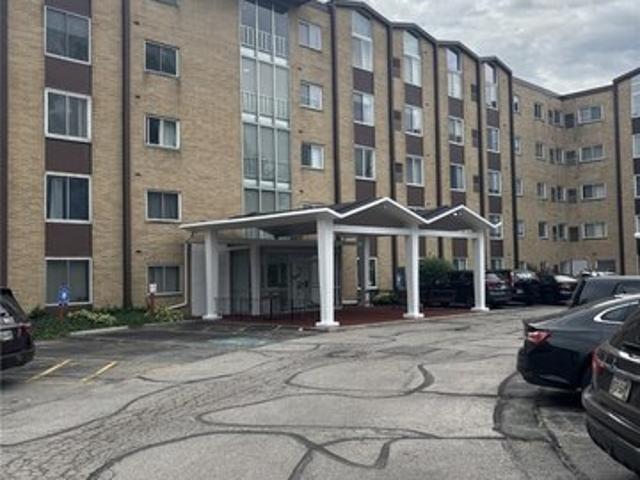 Condo for sale in North Olmsted, Ohio